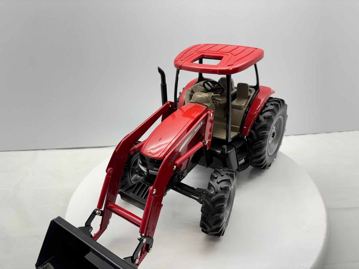 1/16 Case IH MXU135 by ERTL