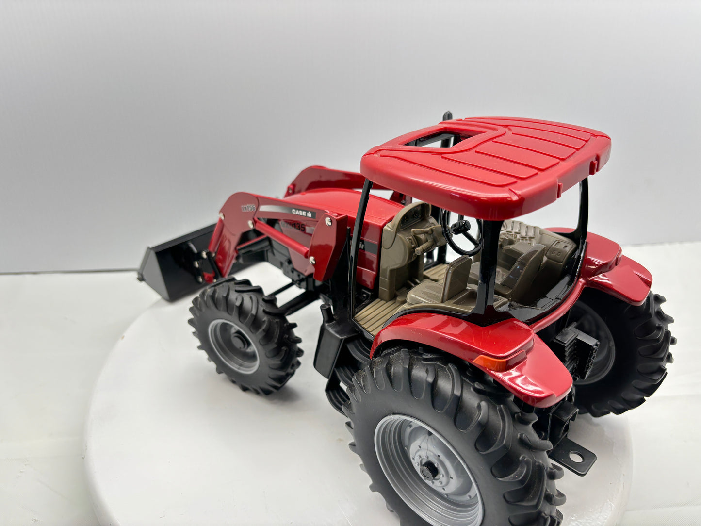 1/16 Case IH MXU135 by ERTL