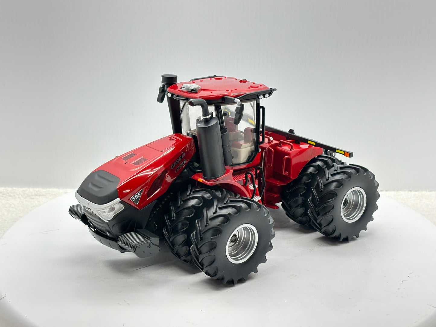 1/32 Case IH 595 Duals