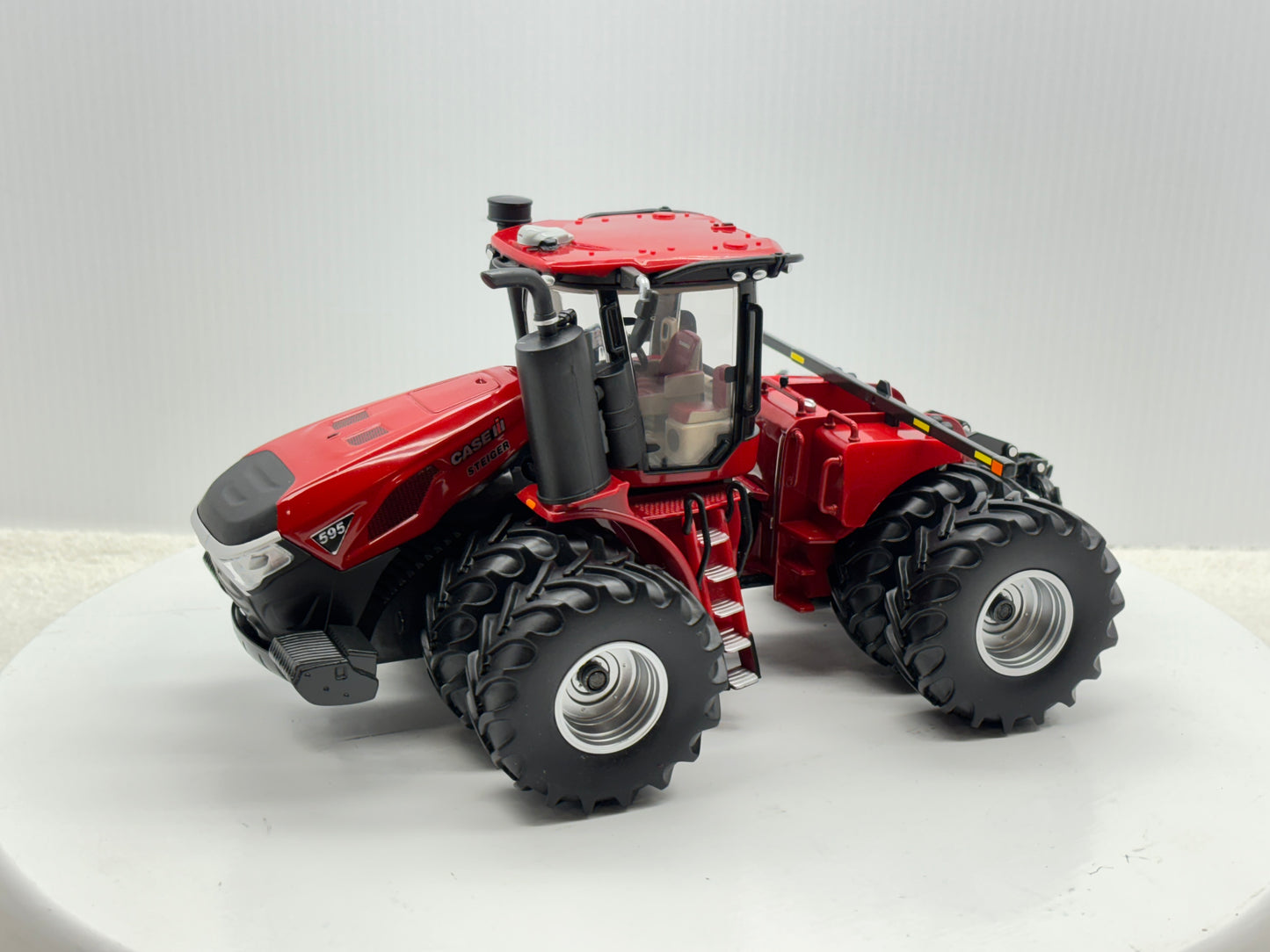 1/32 Case IH 595 Duals
