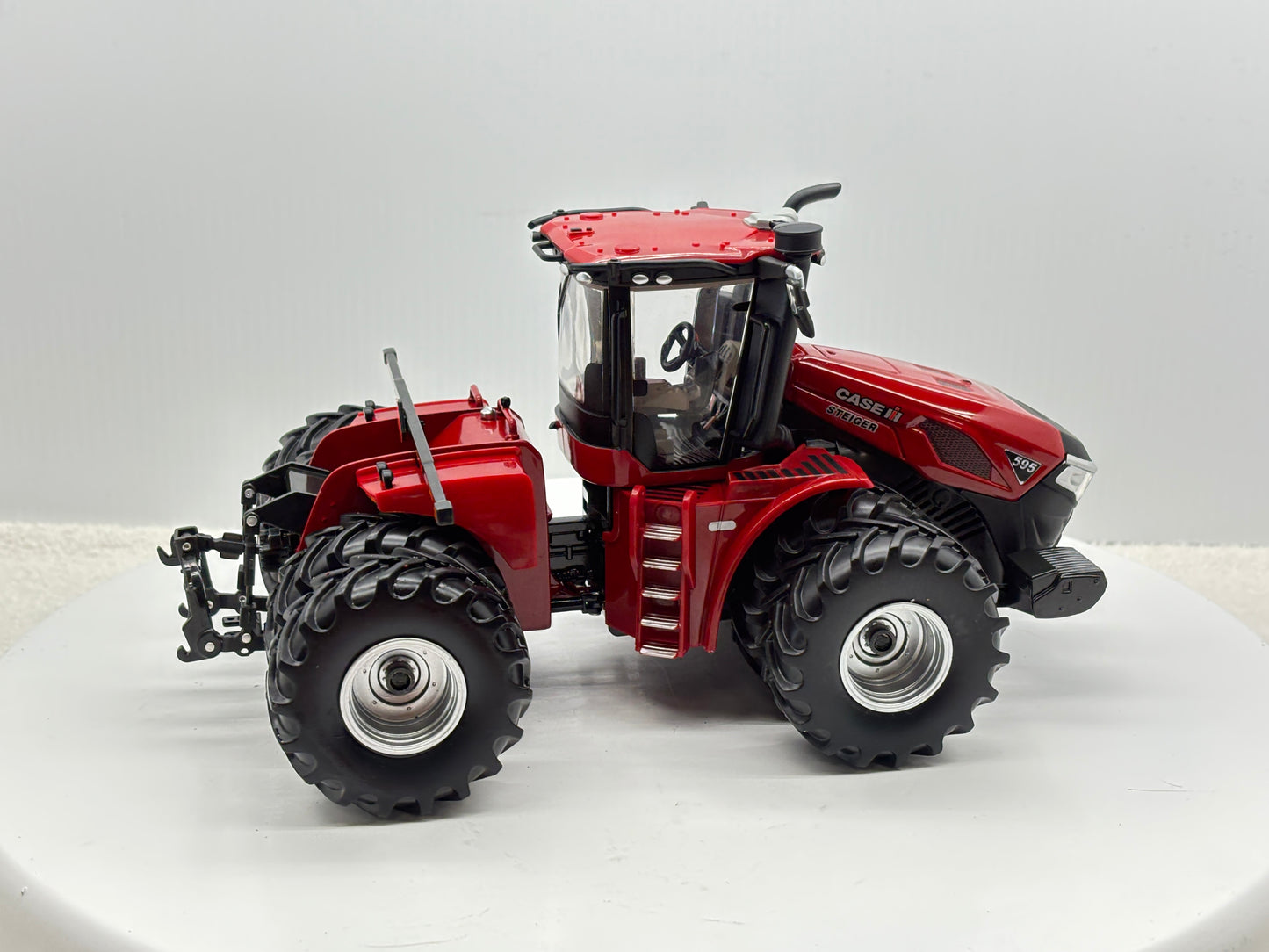1/32 Case IH 595 Duals