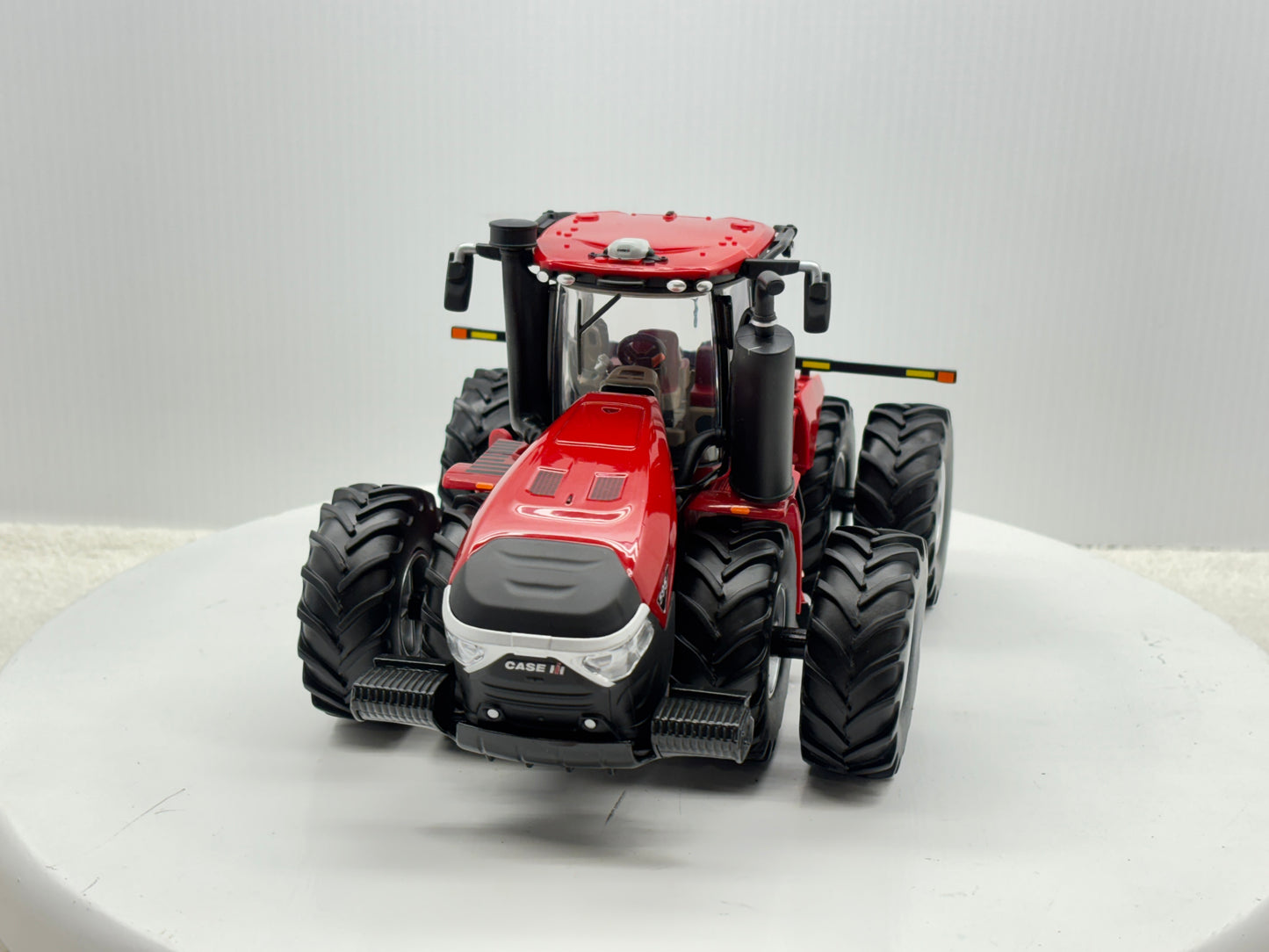 1/32 Case IH 595 Duals