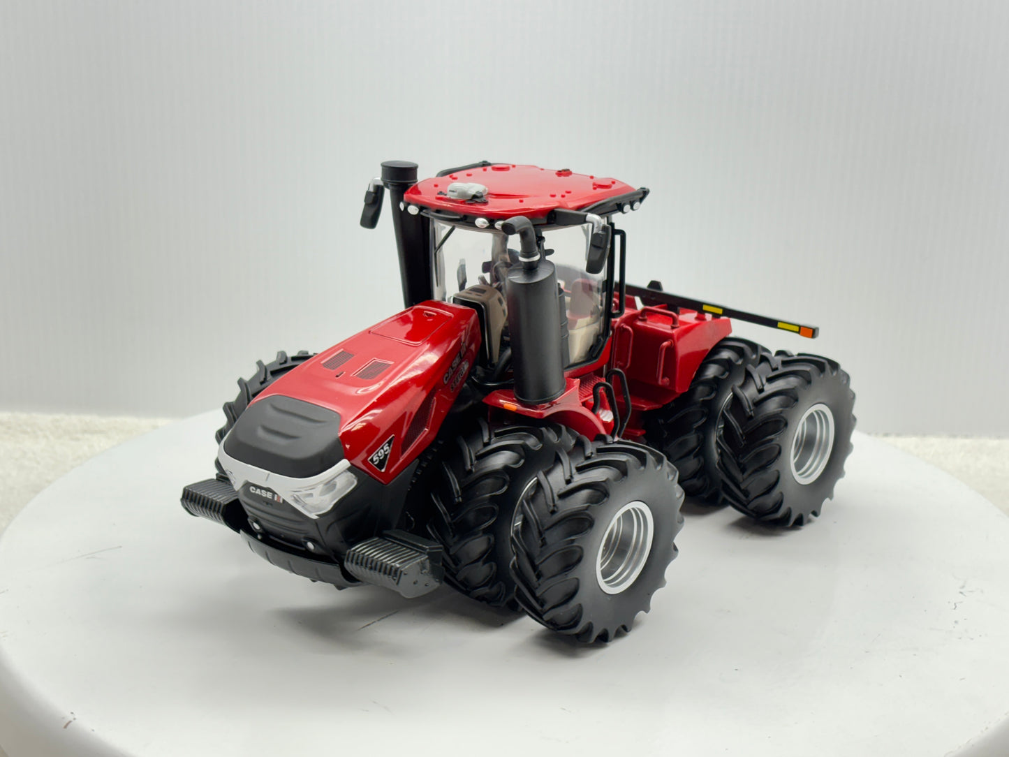 1/32 Case IH 595 Duals