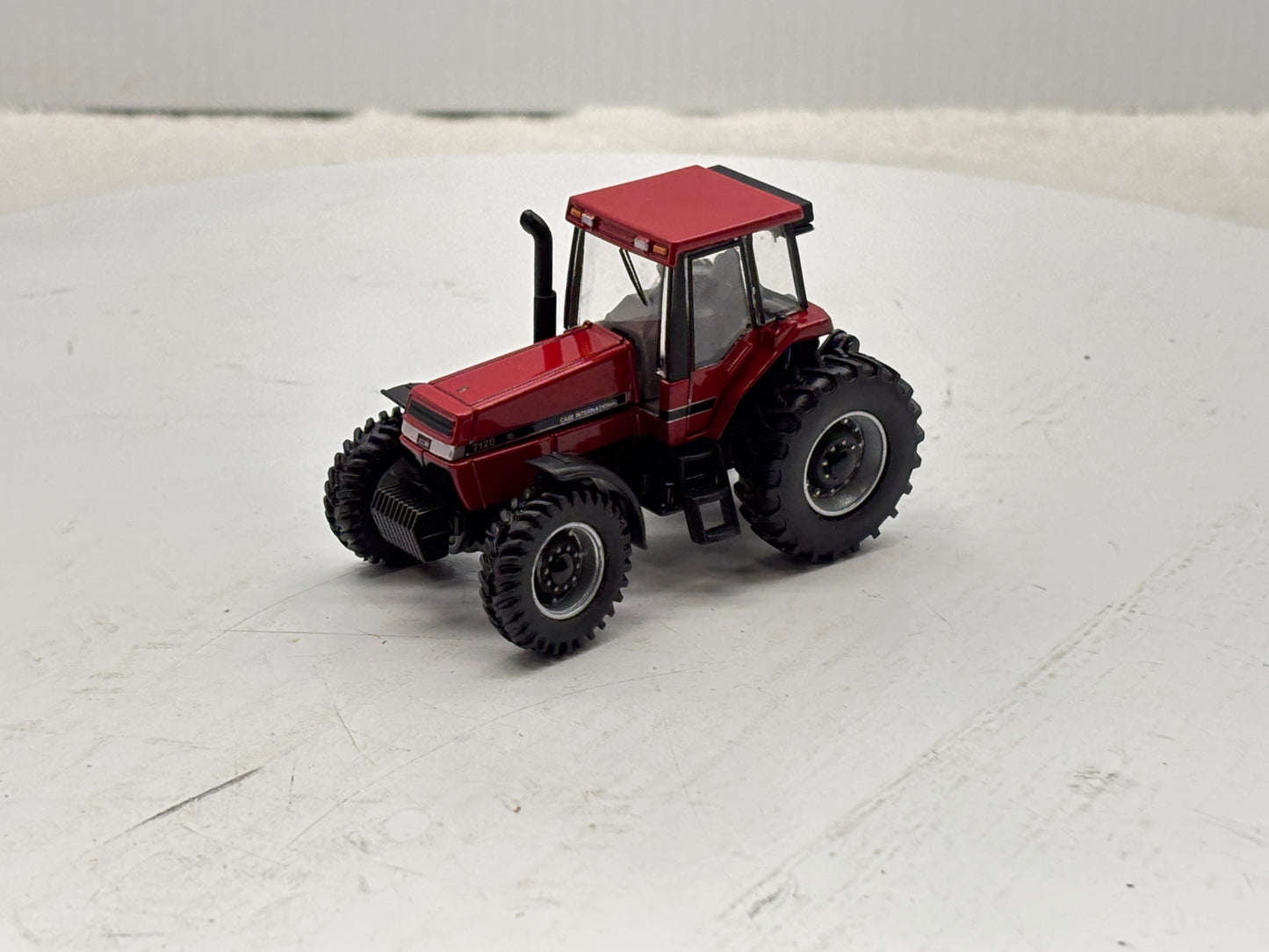1/64 Case IH 7120 Magnum Prestige