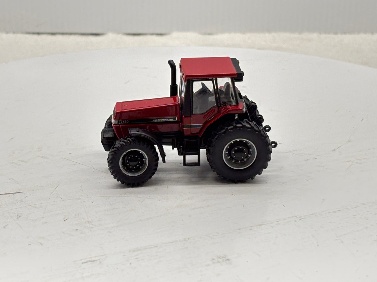 1/64 Case IH 7120 Magnum Prestige