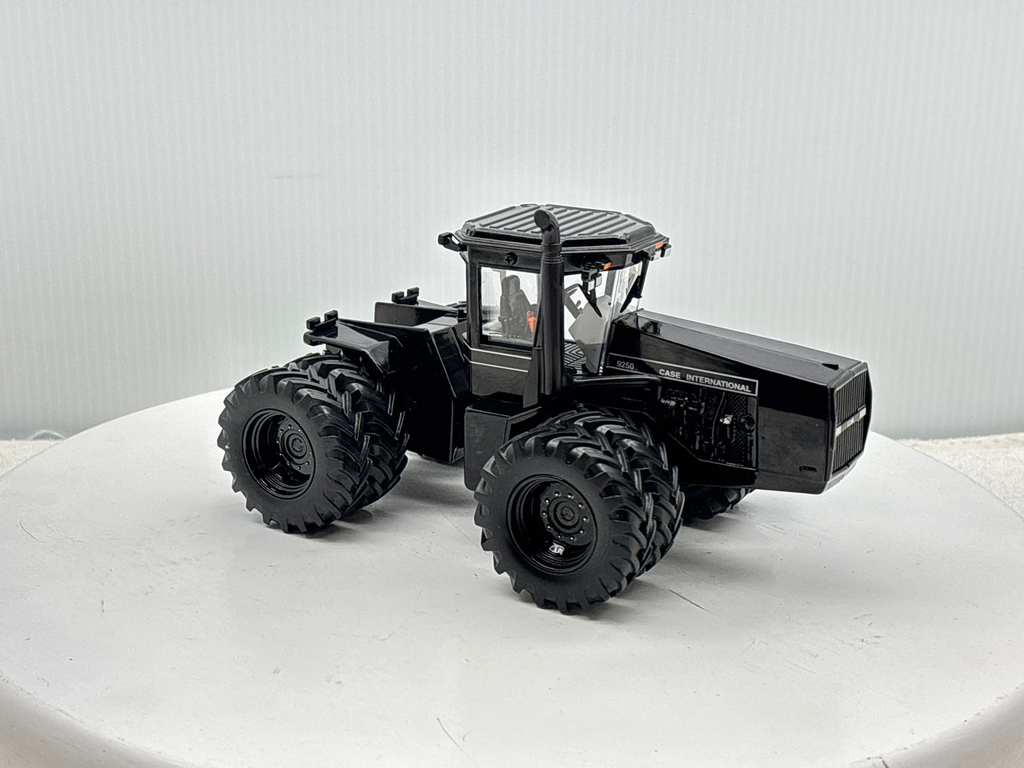 1/32 Case IH 9250 NFTM Black Chaser