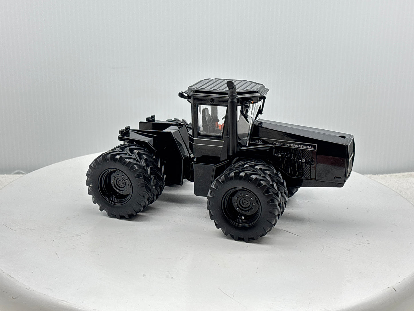 1/32 Case IH 9250 NFTM Black Chaser
