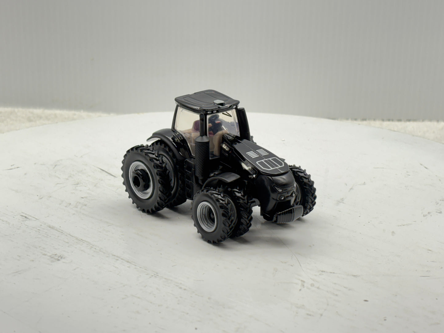 1/64 Case IH Magnum 400 Black