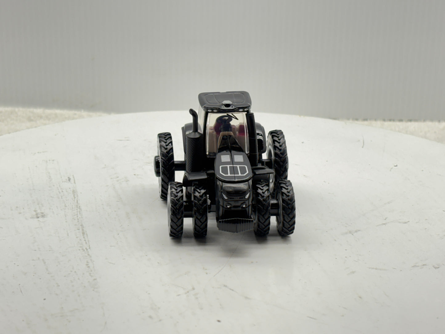 1/64 Case IH Magnum 400 Black