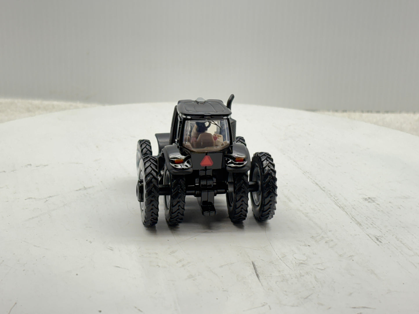 1/64 Case IH Magnum 400 Black