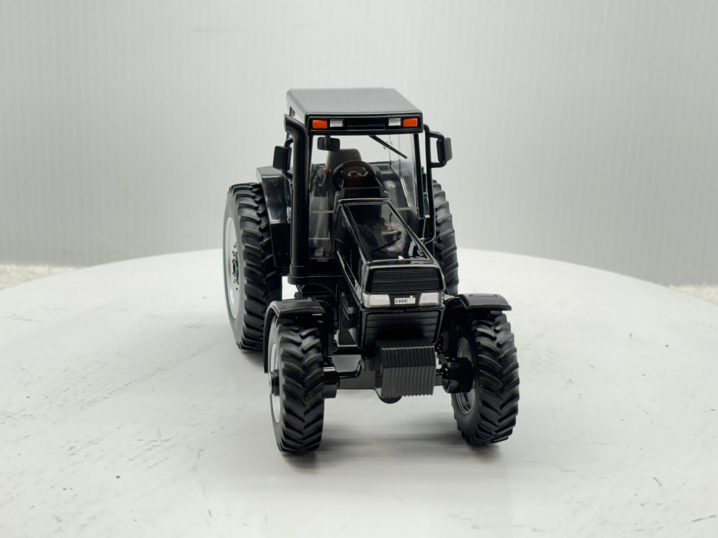 1/32 Case IH Magnum 7140 Black