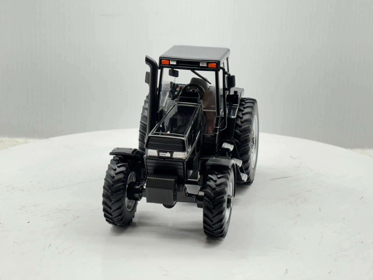 1/32 Case IH Magnum 7140 Black