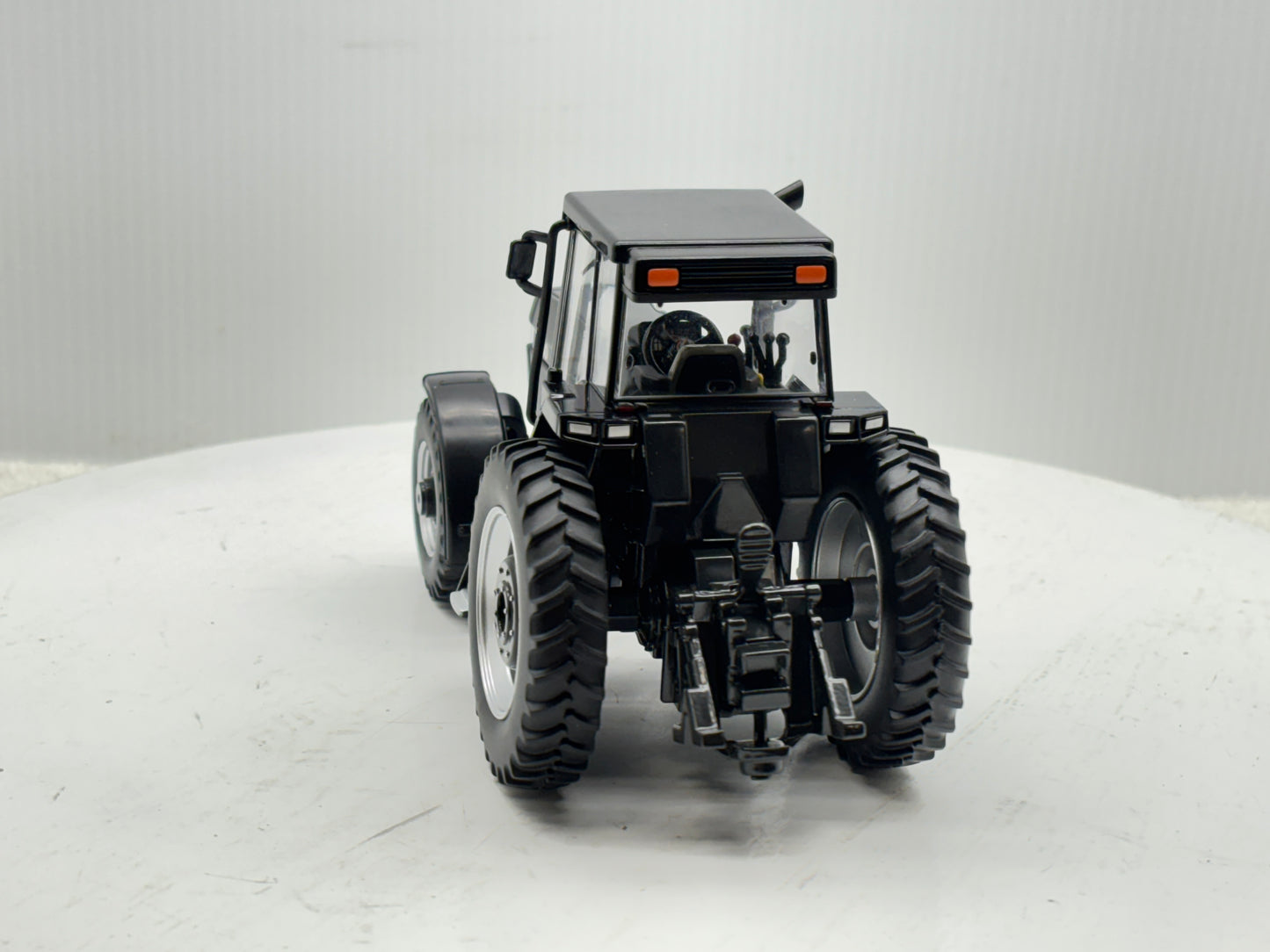 1/32 Case IH Magnum 7140 Black