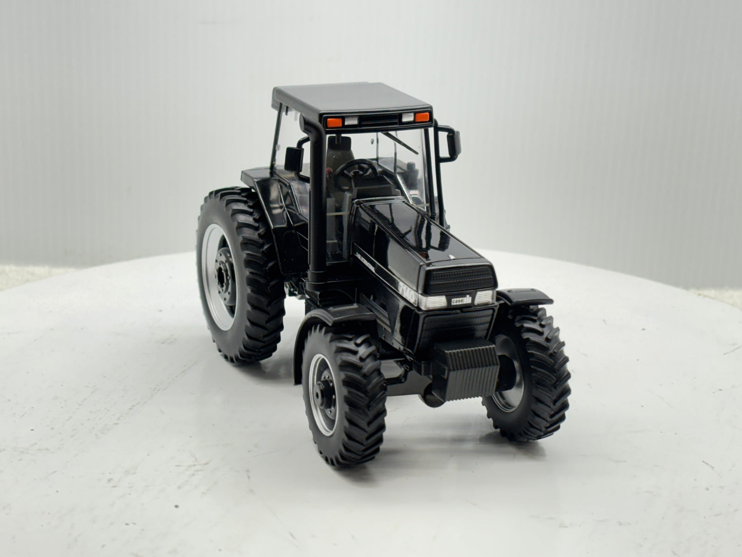 1/32 Case IH Magnum 7140 Black