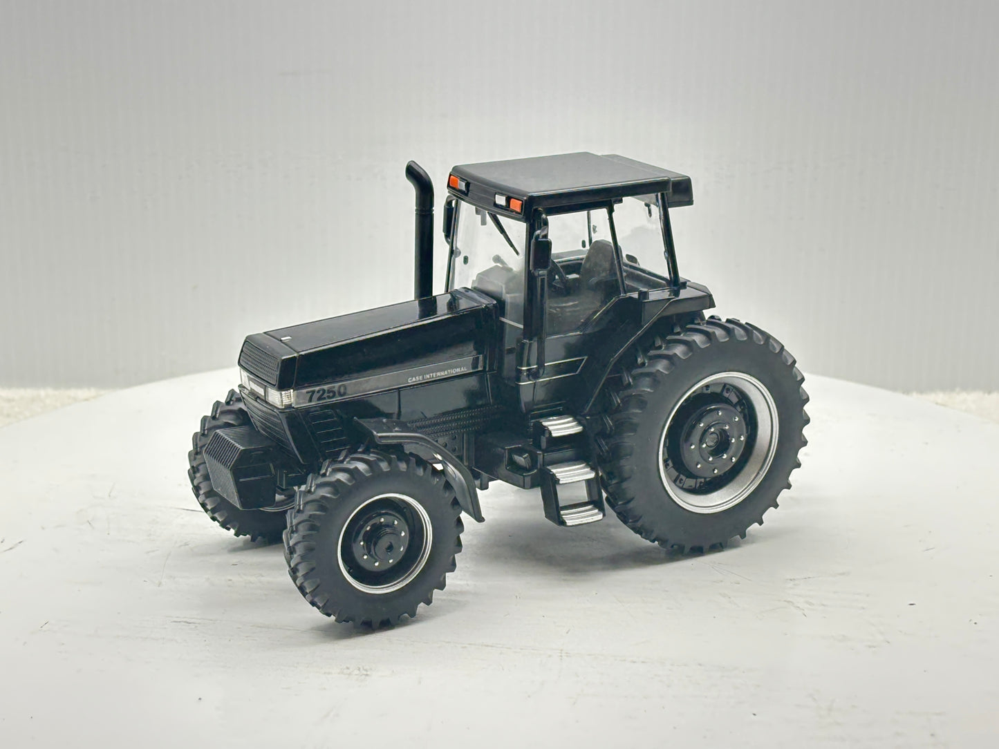 1/32 Case IH Magnum 7250