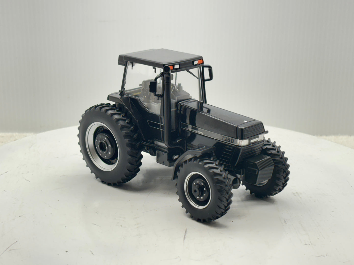 1/32 Case IH Magnum 7250