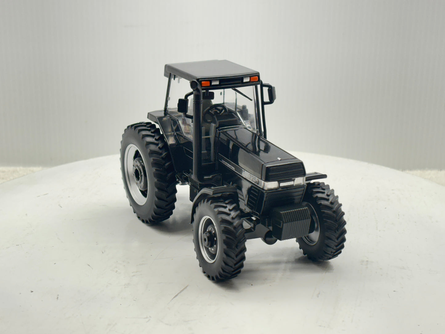 1/32 Case IH Magnum 7250
