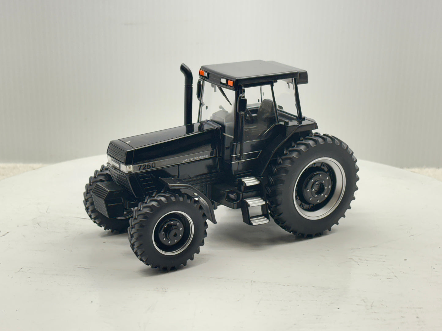 1/32 Case IH Magnum 7250