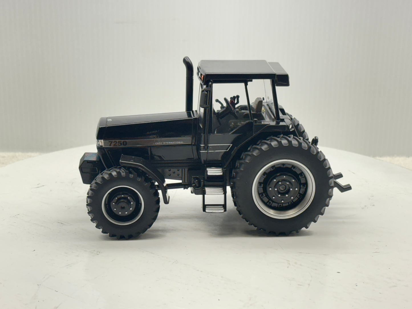 1/32 Case IH Magnum 7250