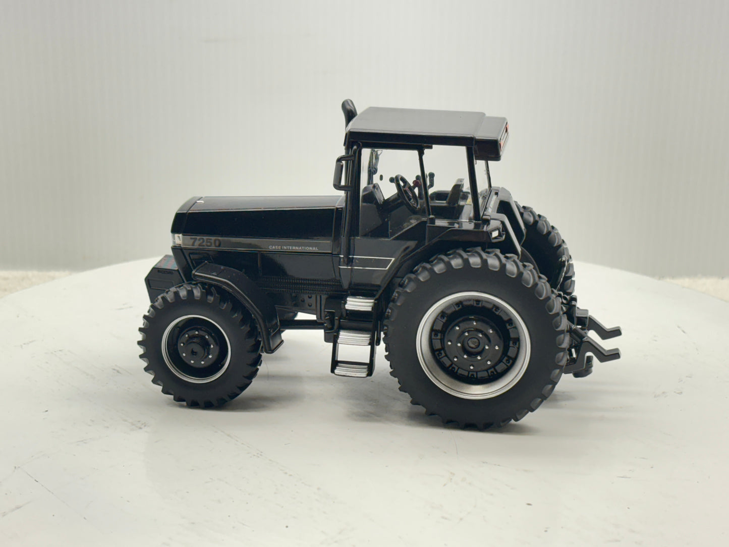 1/32 Case IH Magnum 7250