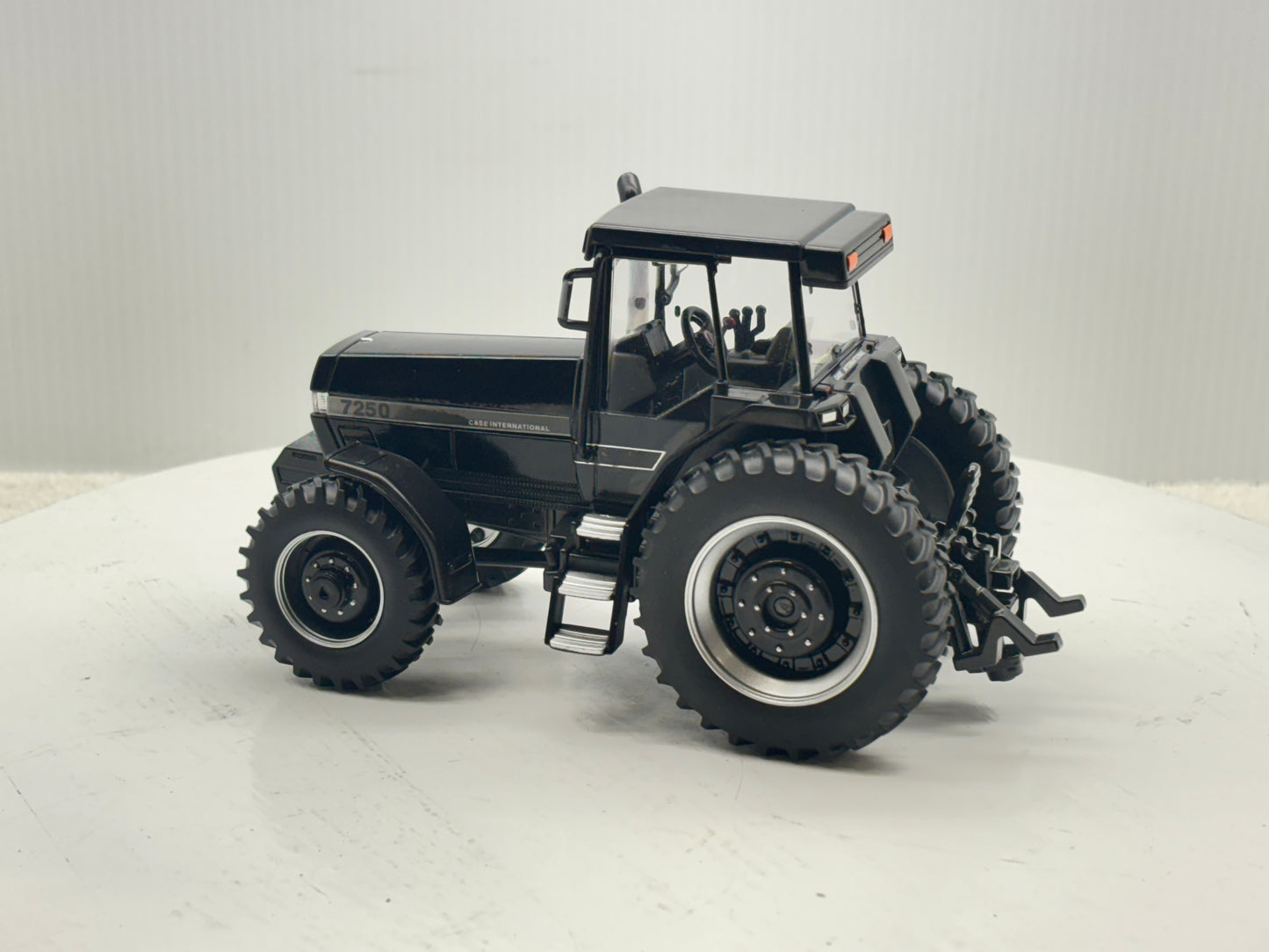 1/32 Case IH Magnum 7250