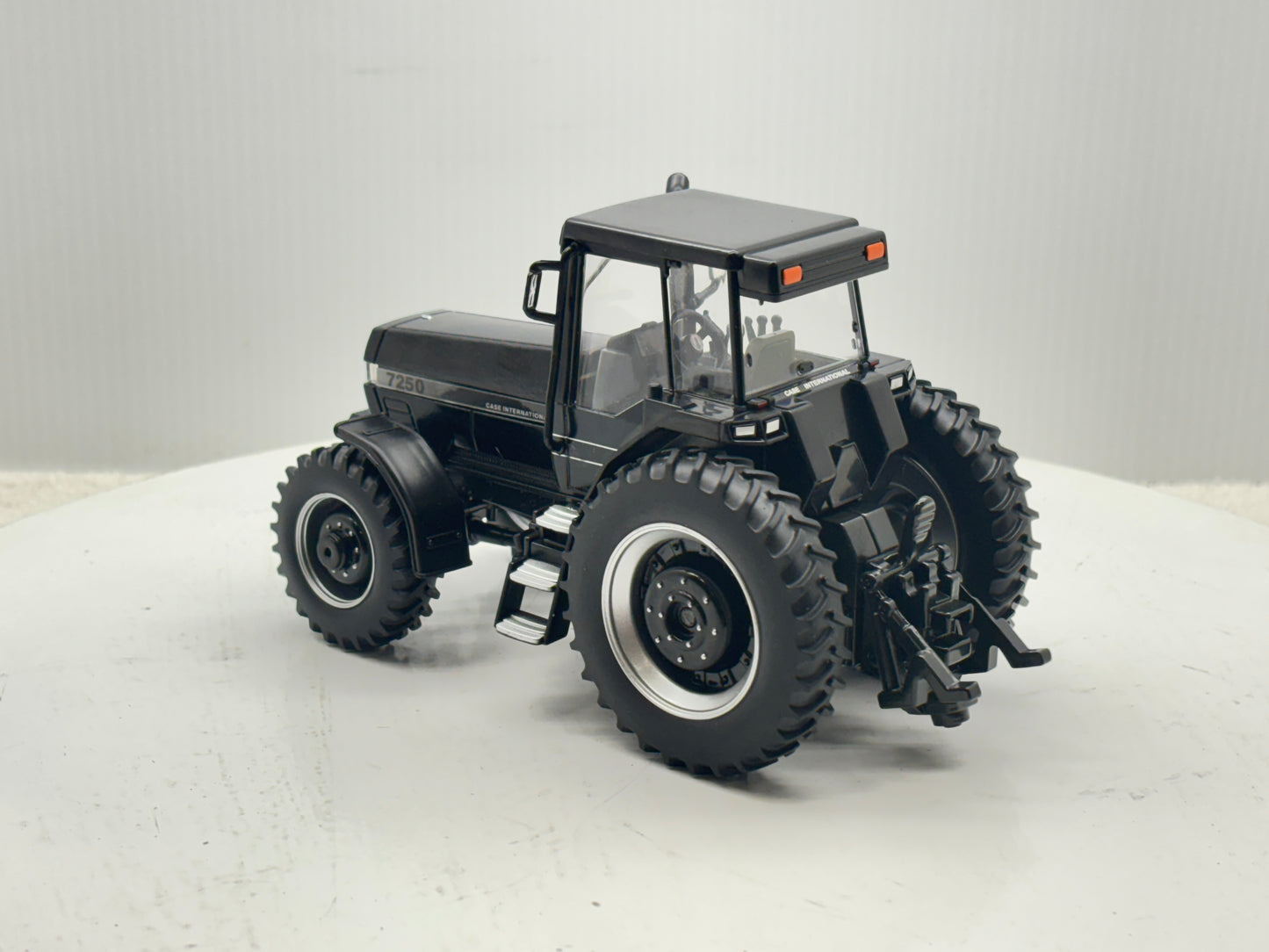 1/32 Case IH Magnum 7250