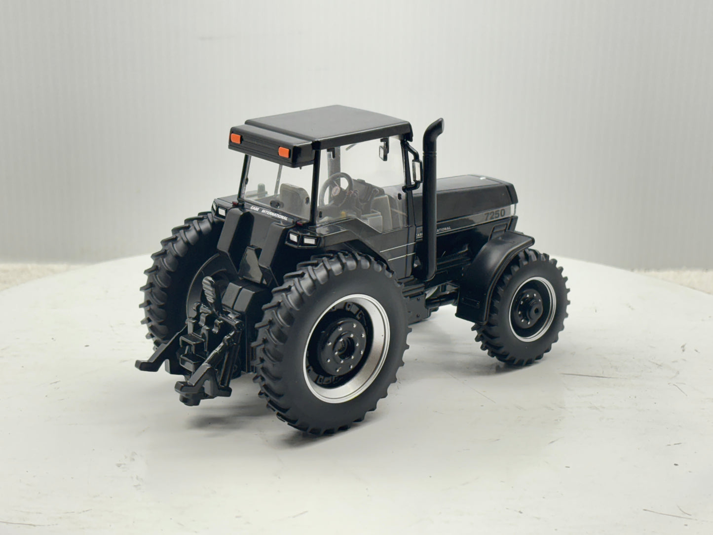 1/32 Case IH Magnum 7250