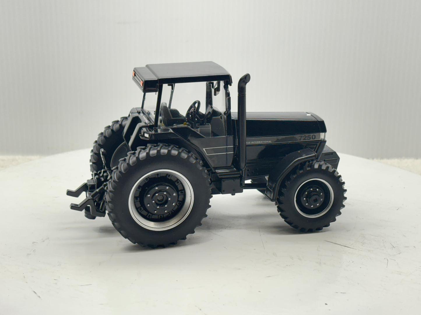 1/32 Case IH Magnum 7250