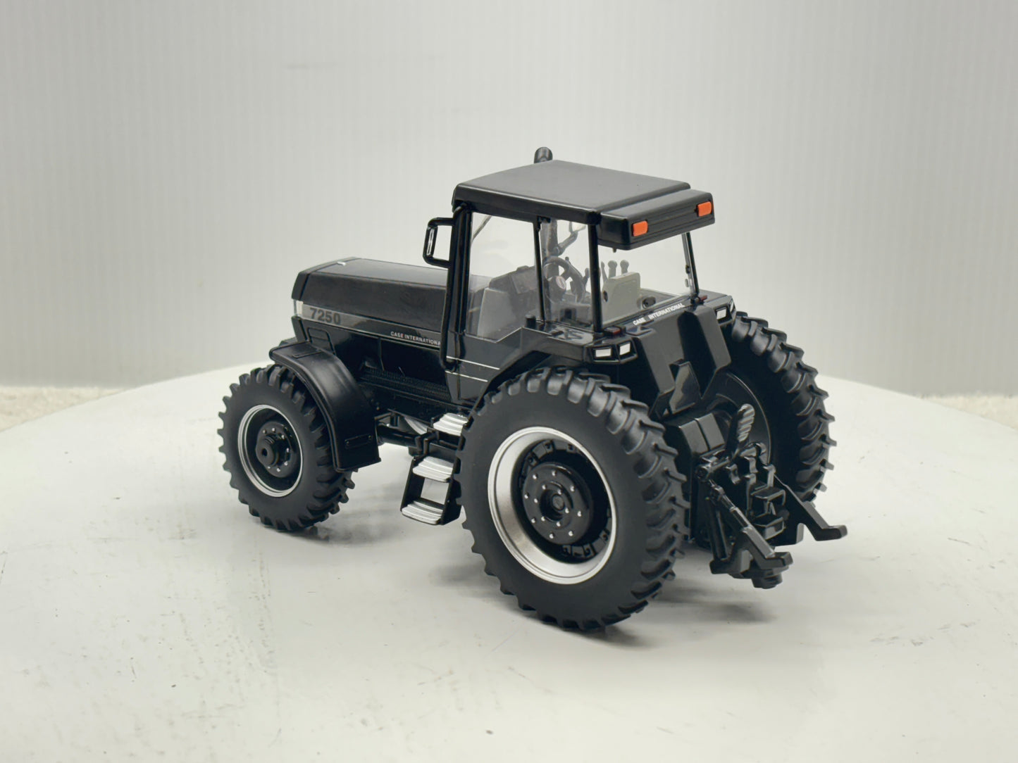 1/32 Case IH Magnum 7250