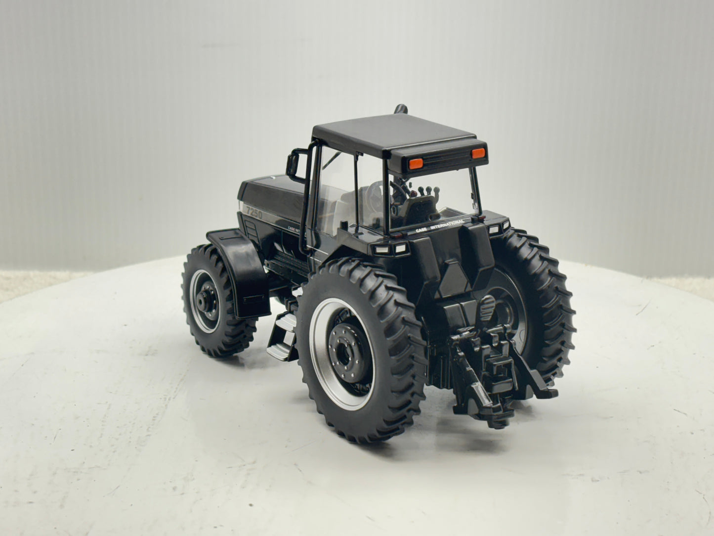 1/32 Case IH Magnum 7250
