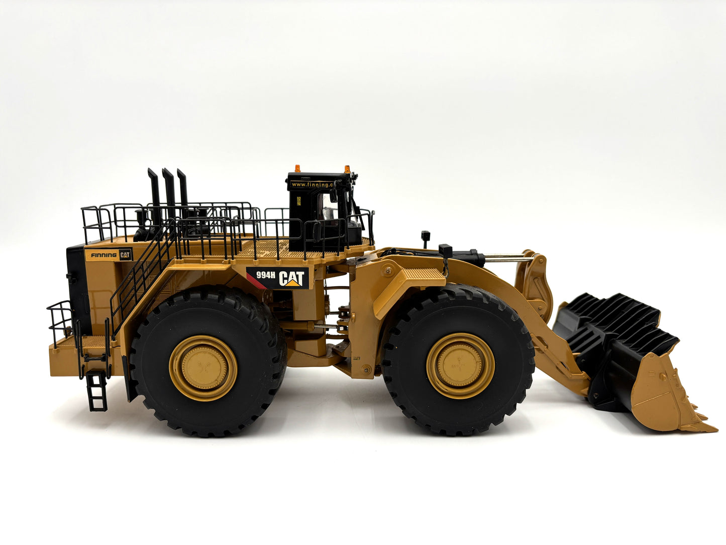 1/50 Caterpillar 994H Wheel Loader