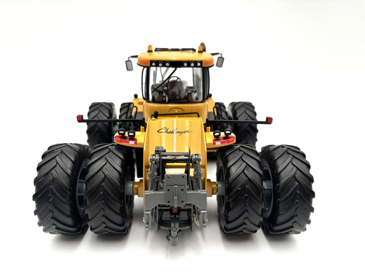 1/32 Challenger MT975E