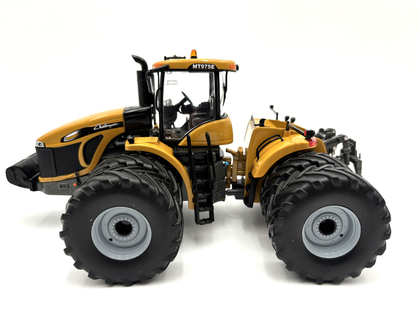 1/32 Challenger MT975E