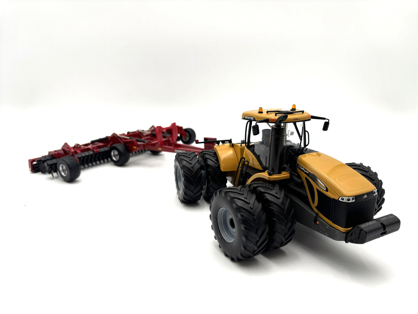 1/32 Challenger MT975E