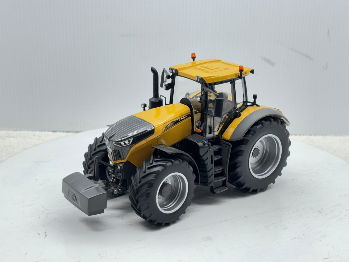 1/32 Challenger 1050