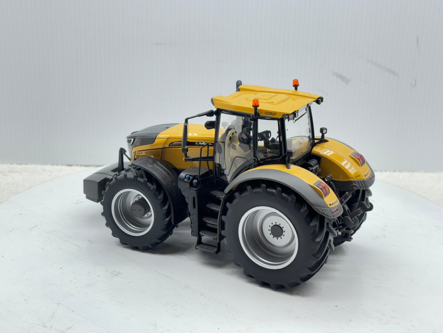 1/32 Challenger 1050