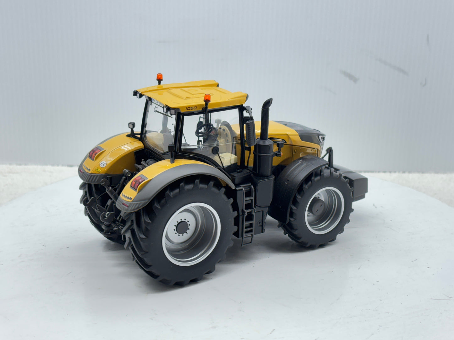 1/32 Challenger 1050