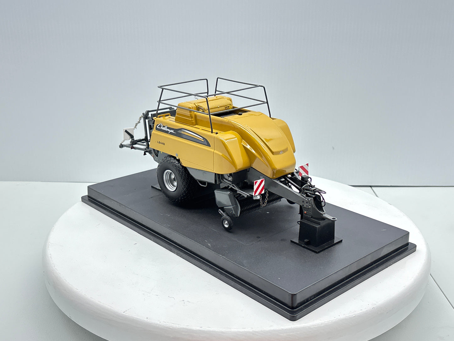 1/32 Challenger LB448