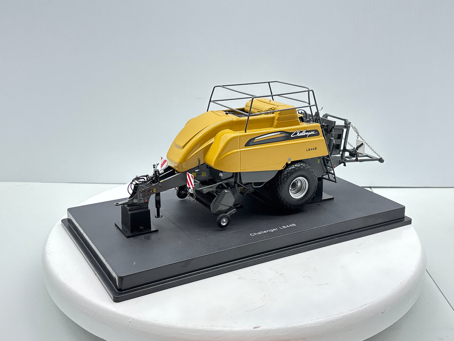 1/32 Challenger LB448