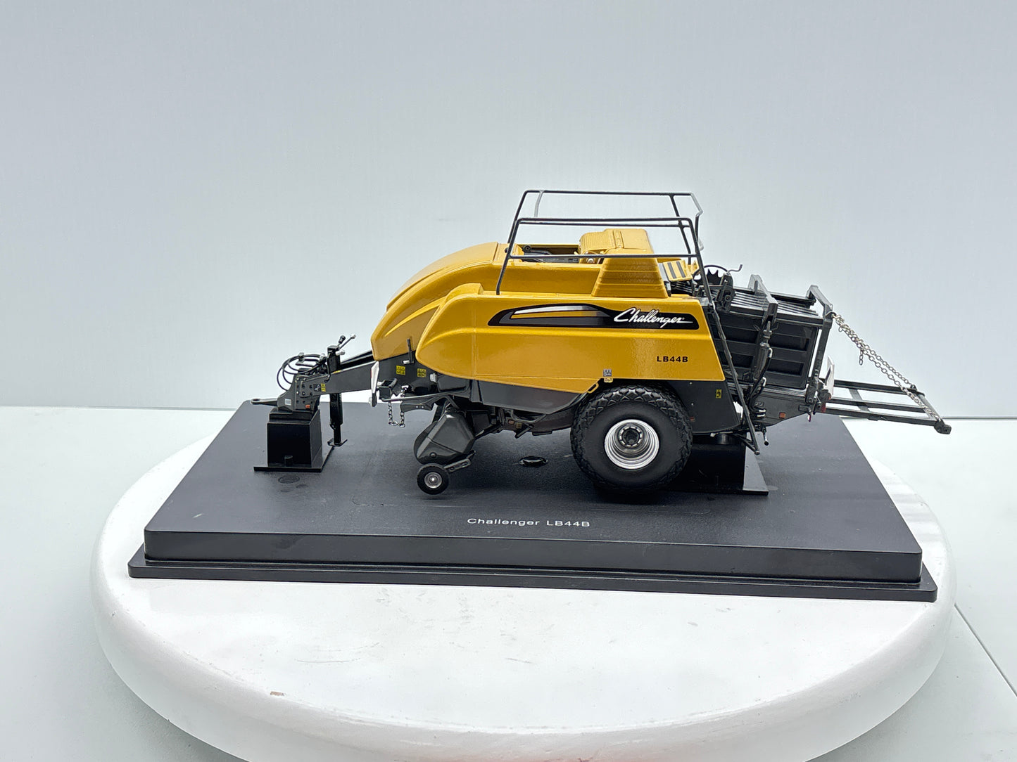 1/32 Challenger LB448