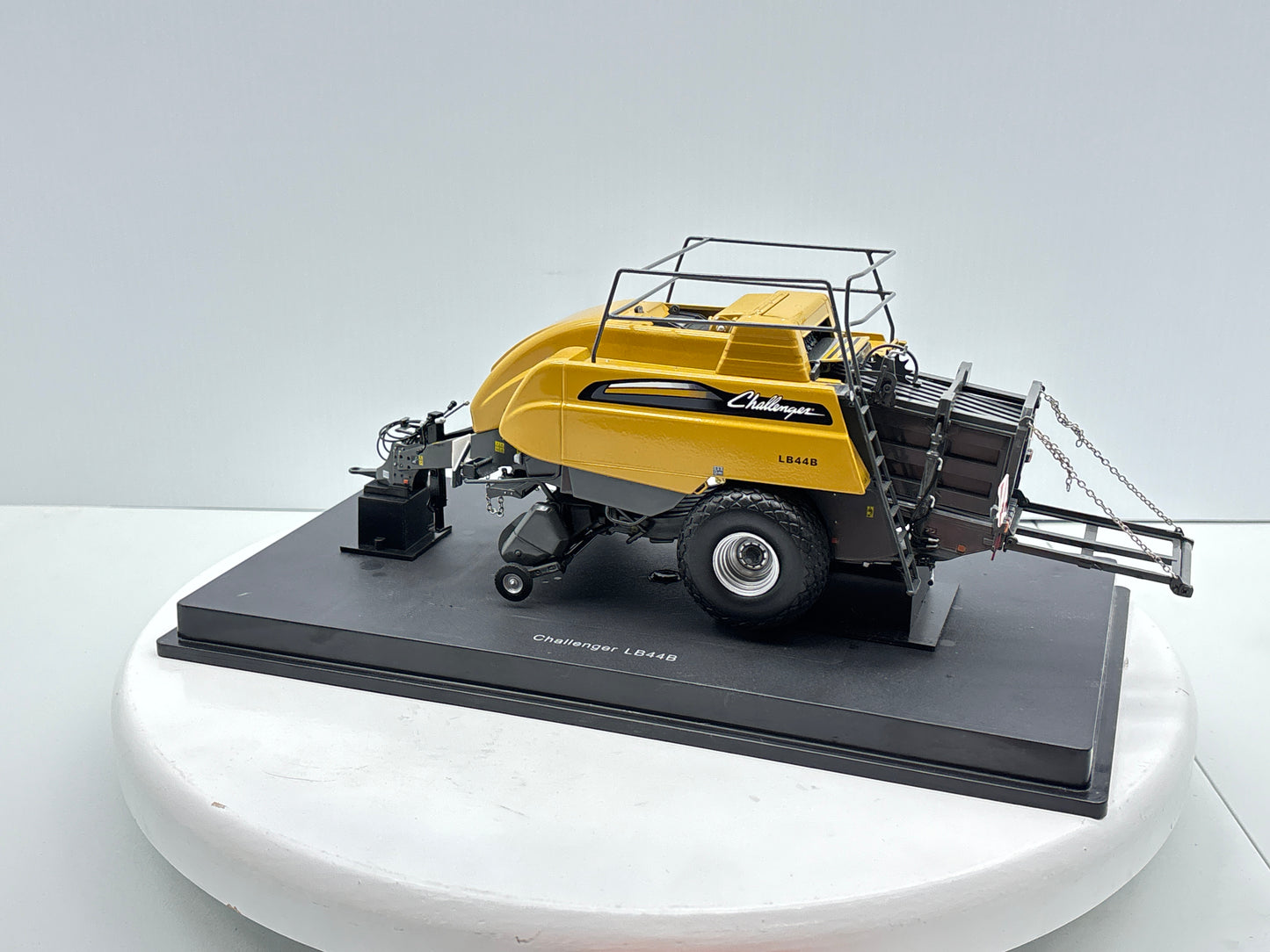 1/32 Challenger LB448