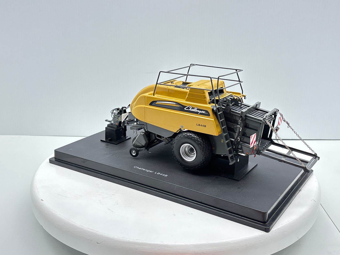 1/32 Challenger LB448