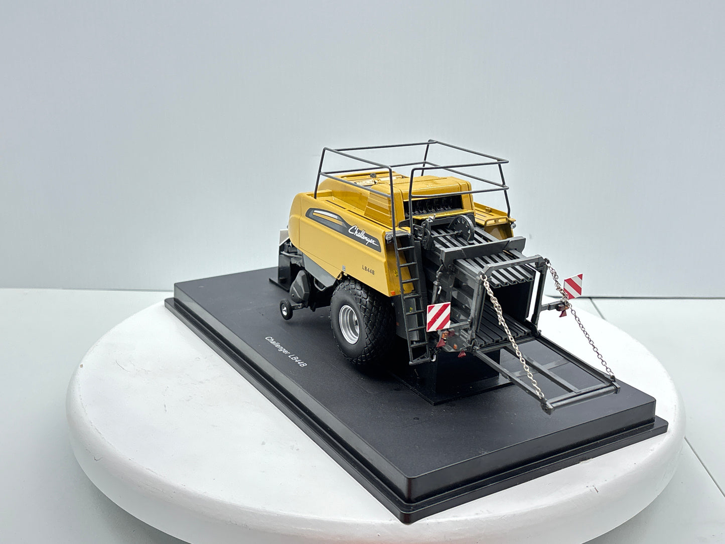 1/32 Challenger LB448