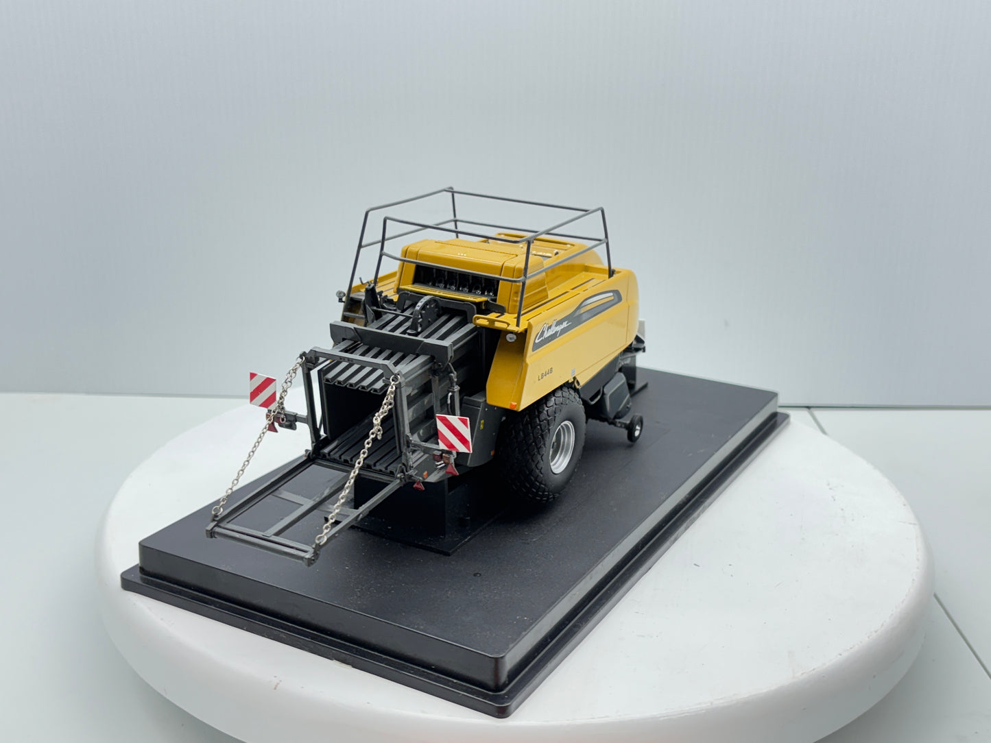 1/32 Challenger LB448