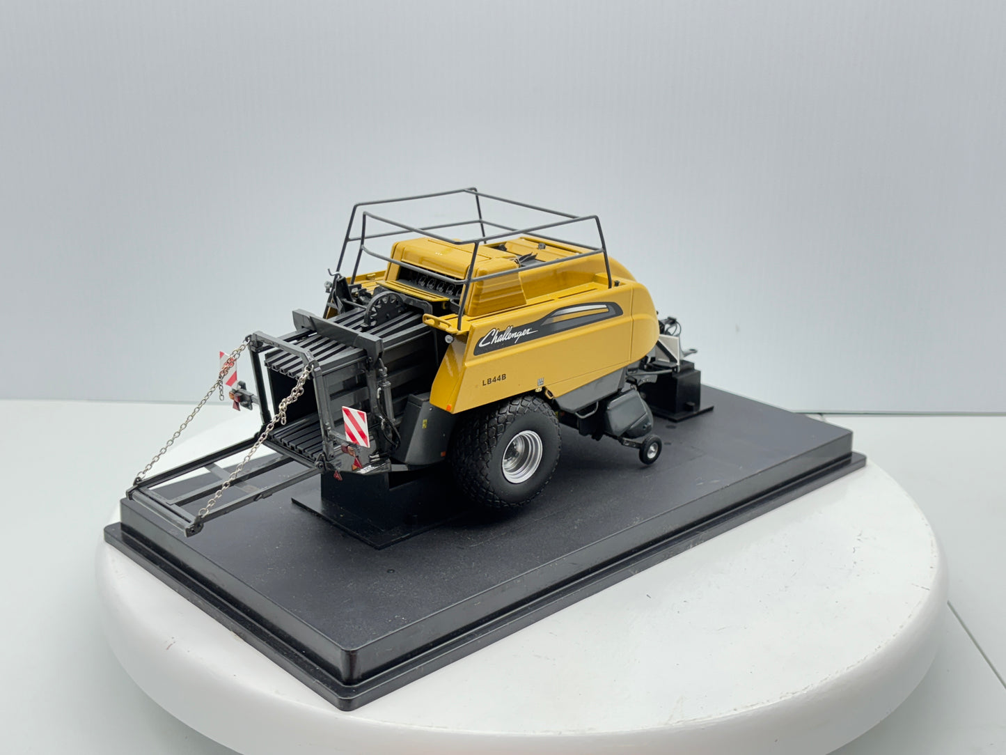 1/32 Challenger LB448