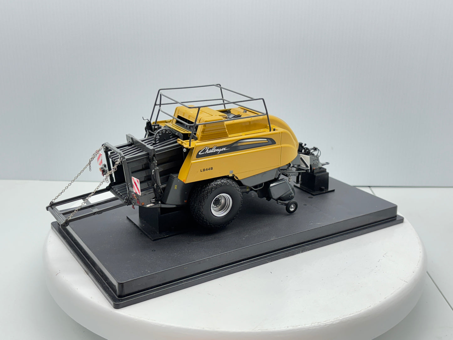 1/32 Challenger LB448