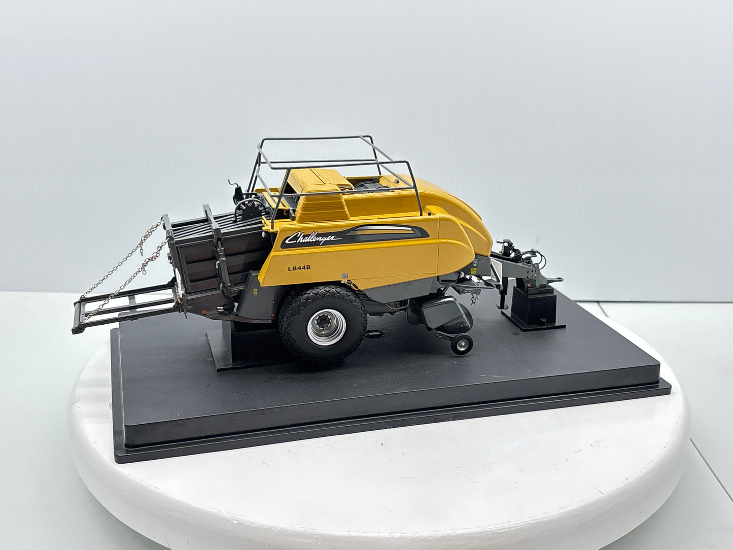 1/32 Challenger LB448