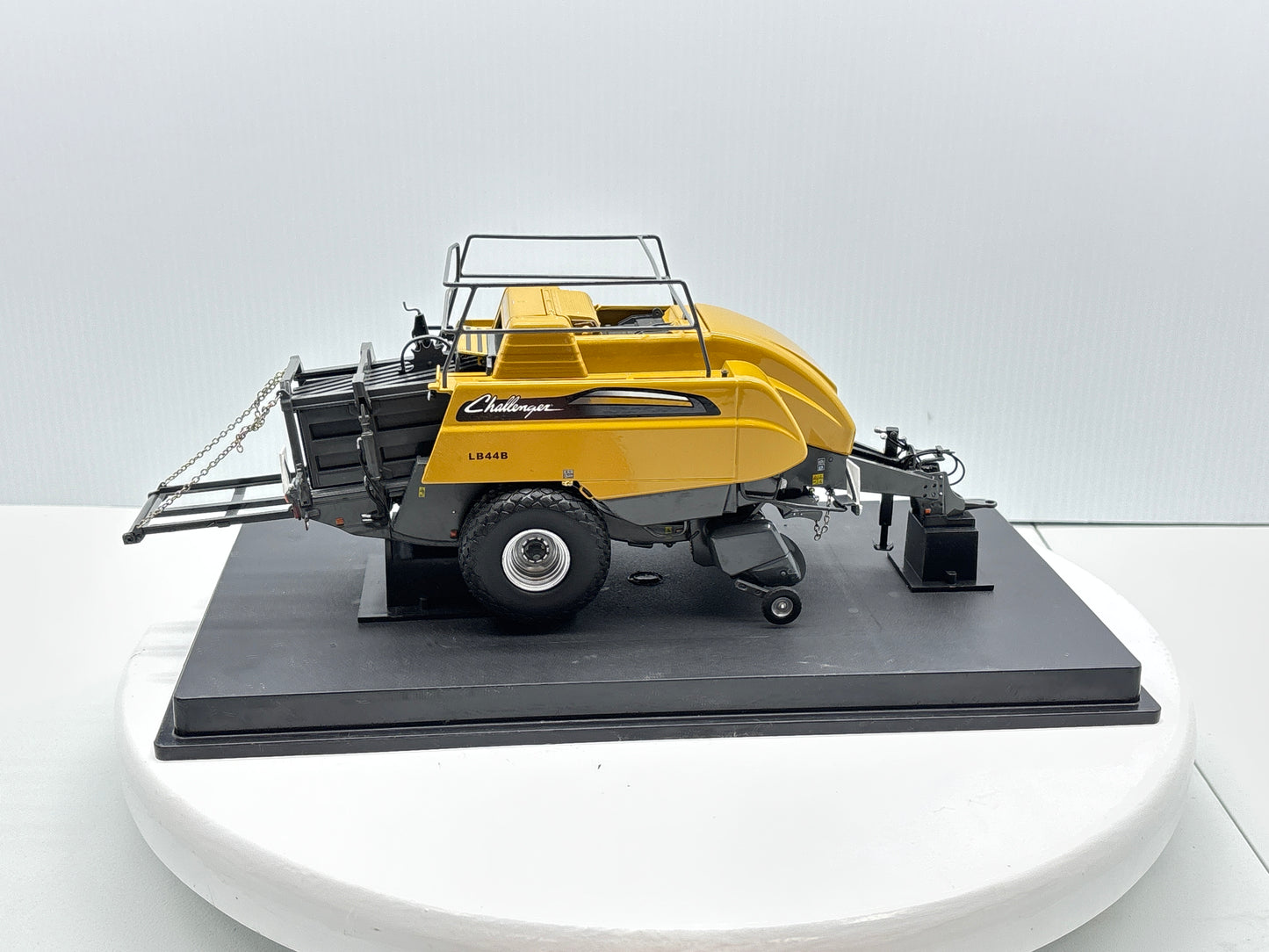 1/32 Challenger LB448
