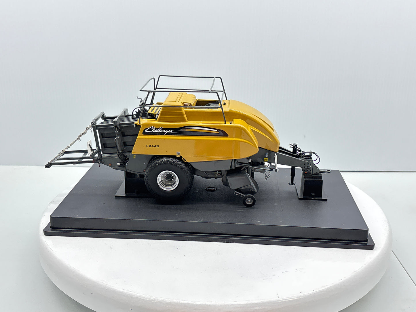 1/32 Challenger LB448