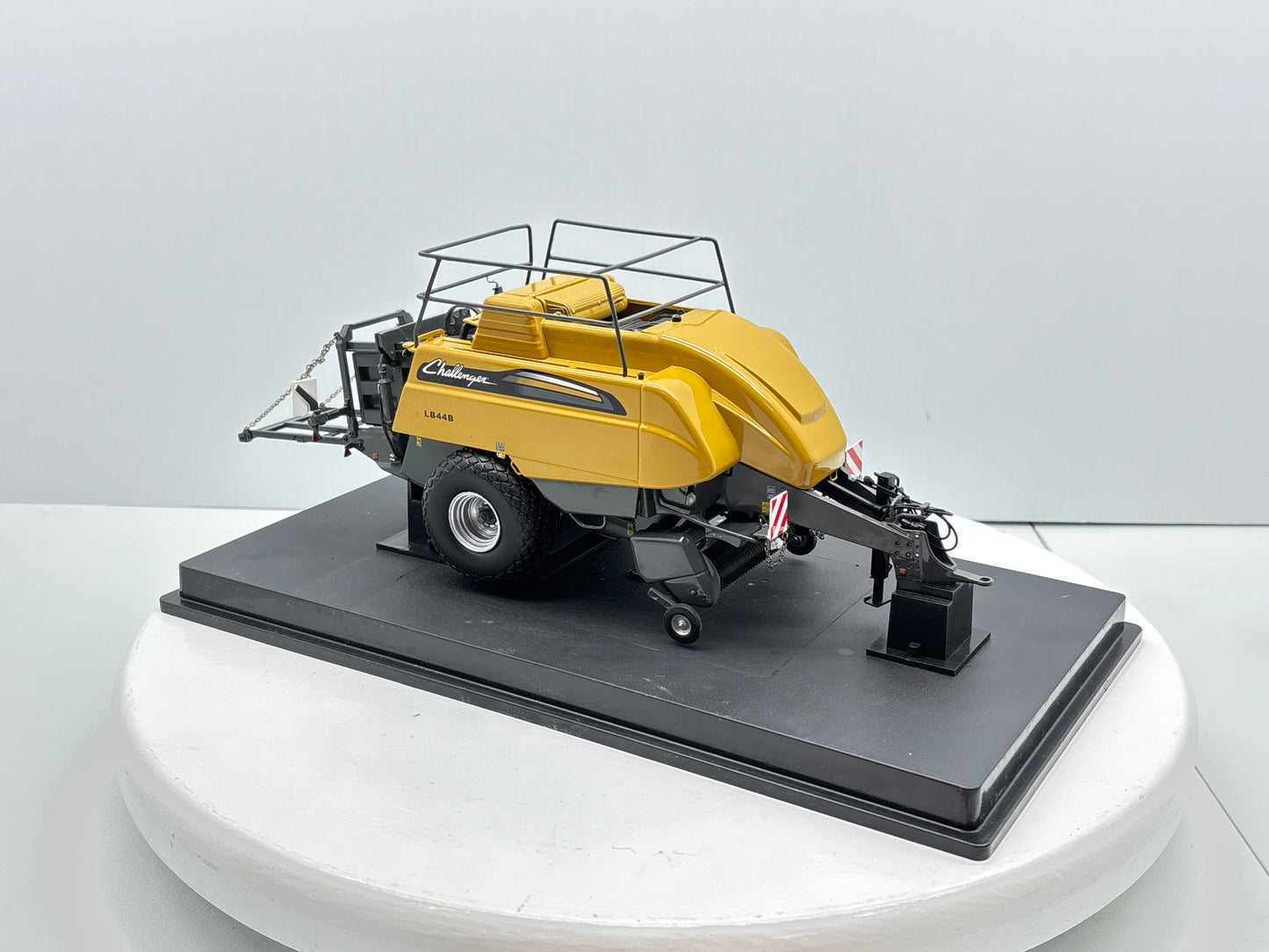1/32 Challenger LB448